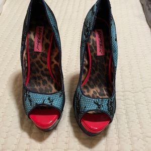 Betsey Johnson Heels Size 7